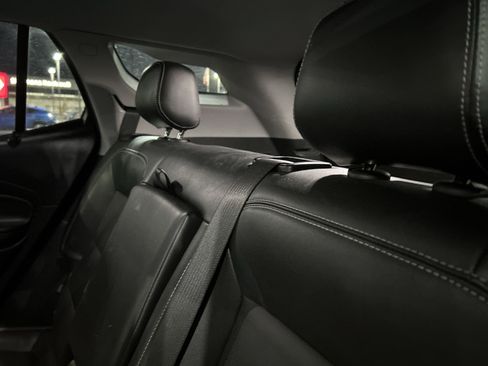 Used 2023 GMC Terrain SLT image 12