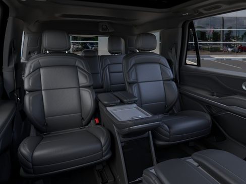 New 2026 Lincoln Navigator Reserve w/ Jet Appearance Package AWD/4WD image 11