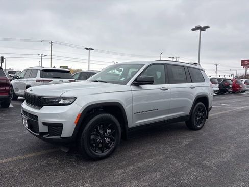 New 2025 Jeep Grand Cherokee L Altitude image 1
