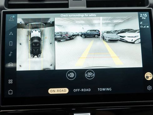 Used 2024 Land Rover Discovery Dynamic SE image 30