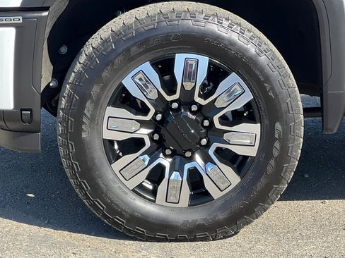 Used 2024 GMC Sierra 2500 Denali w/ Denali Reserve Package image 26