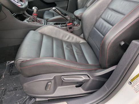 Used 2018 Volkswagen GTI SE w/ SE Leather Package FWD image 17