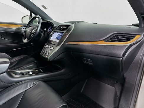 Used 2017 Lincoln MKC Select w/ Select Plus Package image 31