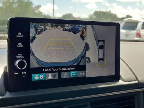Used 2025 Honda Pilot Elite image 27