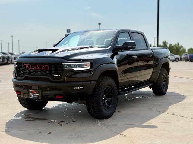 Used 2027 RAM 1500 4x4 Crew Cab image 4