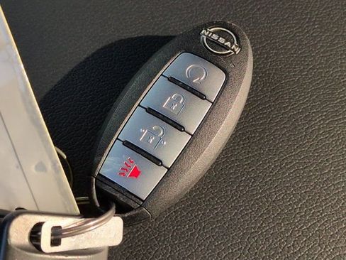 Used 2025 Nissan Frontier PRO-4X AWD/4WD image 27