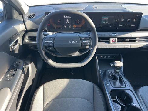 New 2025 Kia K4 LXS image 11