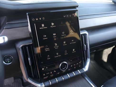 Used 2024 GMC Acadia Denali w/ Super Cruise Package image 16