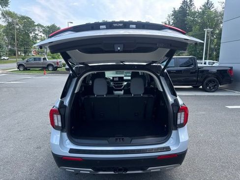 Used 2026 Ford Explorer Active w/ Active Comfort Package AWD/4WD image 9