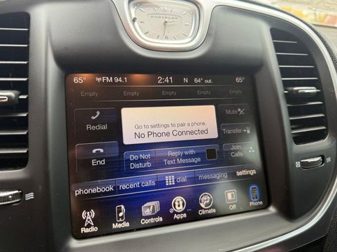 Used 2016 Chrysler 300 Limited image 24