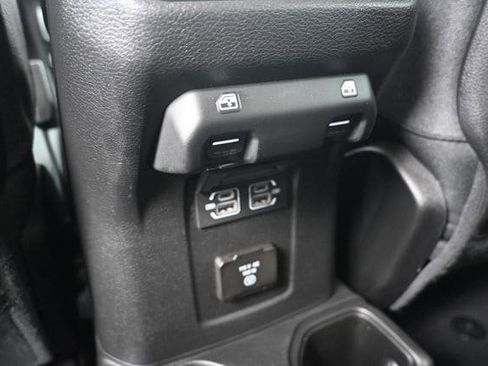 Used 2024 Jeep Wrangler Unlimited Rubicon AWD/4WD image 25