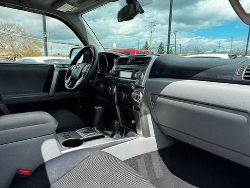 Used 2012 Toyota 4Runner SR5 w/ Convenience Pkg AWD/4WD image 17