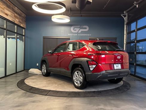 Used 2024 Hyundai Kona SE AWD/4WD image 5
