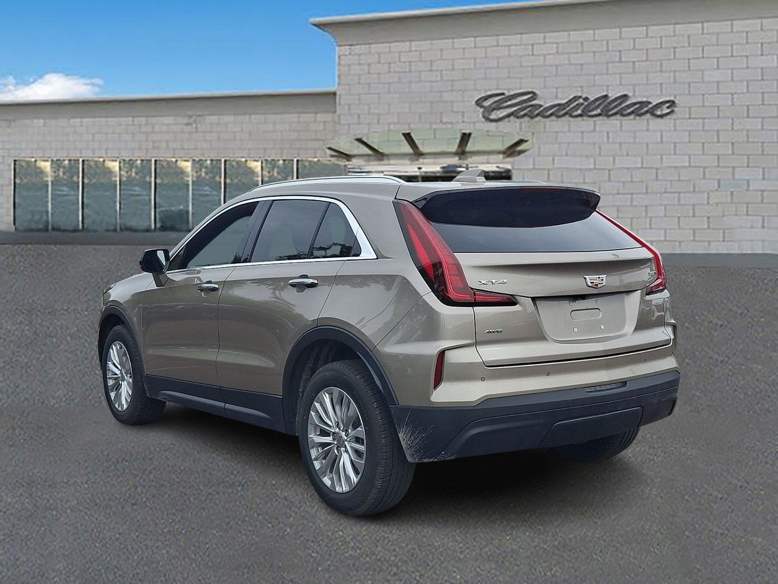 Certified 2024 Cadillac XT4 Luxury w/ Cold Weather Package AWD/4WD image 6