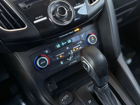 Used 2018 Ford Focus SEL FWD image 36