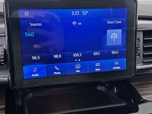 Used 2024 Ford Explorer Limited image 21