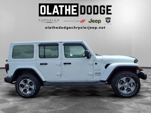 Certified 2019 Jeep Wrangler Unlimited Sahara AWD/4WD image 29