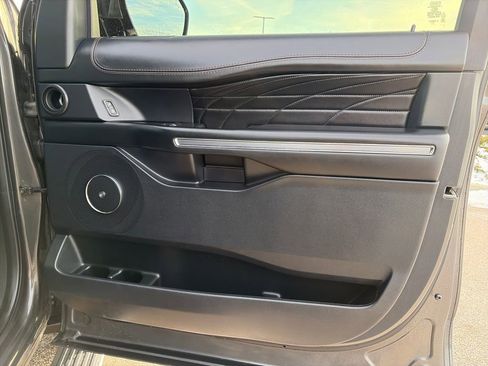 Used 2020 Ford Expedition Platinum image 10