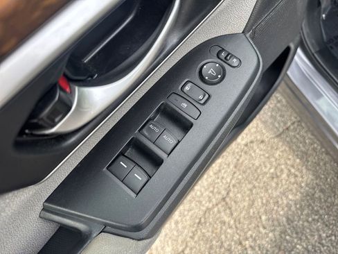 Used 2018 Honda CR-V EX image 15