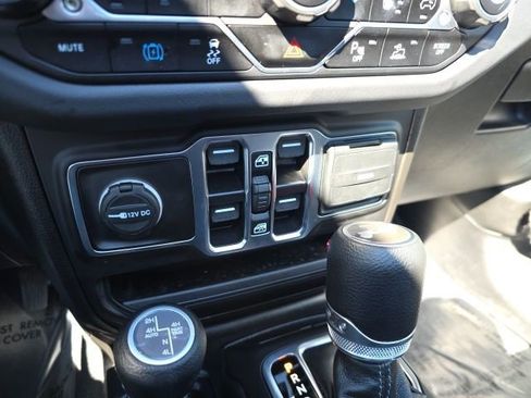 Used 2025 Jeep Wrangler Unlimited Sahara w/ Safety Group image 27