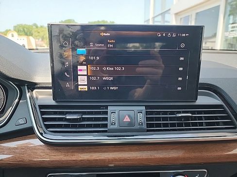 Used 2023 Audi Q5 2.0T Premium Plus w/ Premium Plus Package AWD/4WD image 24