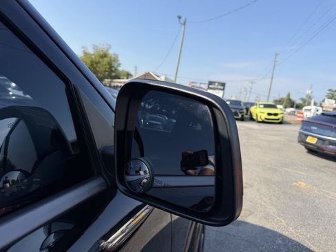 Used 2018 Dodge Durango SRT w/ Technology Group AWD/4WD image 31