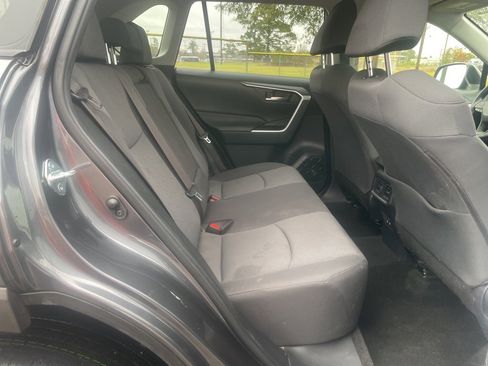 Used 2019 Toyota RAV4 XLE image 15