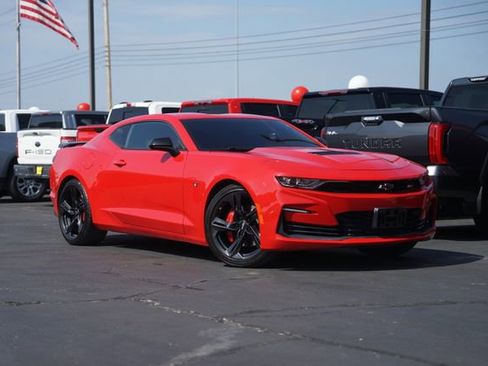 Used 2022 Chevrolet Camaro SS RWD image 2