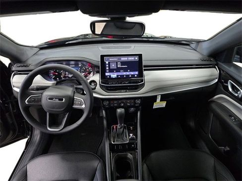 New 2026 Jeep Compass Limited image 31