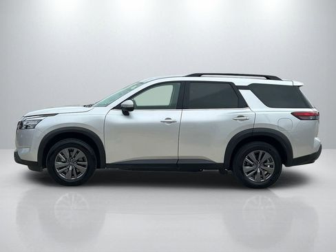 Used 2024 Nissan Pathfinder SV FWD image 8