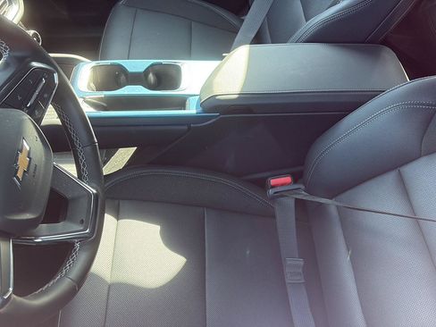 Used 2024 Chevrolet Equinox EV LT w/ LPO, Active Package FWD image 2