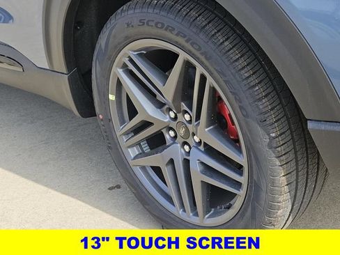 New 2026 Ford Explorer ST-Line w/ ST-Line Street Pack RWD image 9