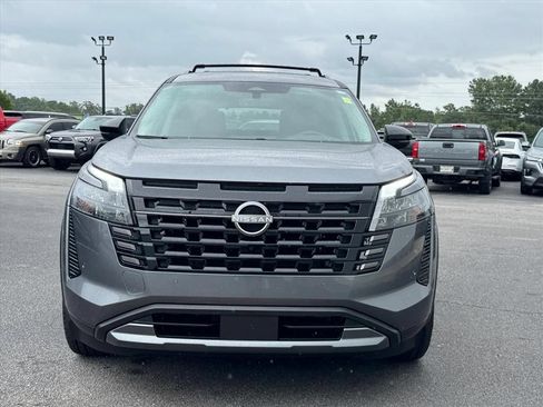 Used 2026 Nissan Pathfinder Platinum w/ Lighting Package FWD image 8
