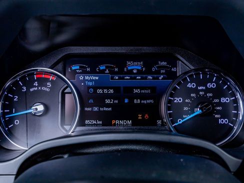 Used 2022 Ford F250 Platinum w/ FX4 Off-Road Package AWD/4WD image 19
