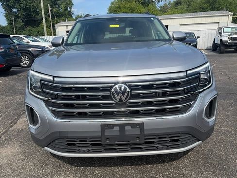 Used 2026 Volkswagen Atlas SE AWD/4WD image 2