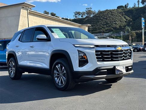 Used 2026 Chevrolet Equinox LT image 4