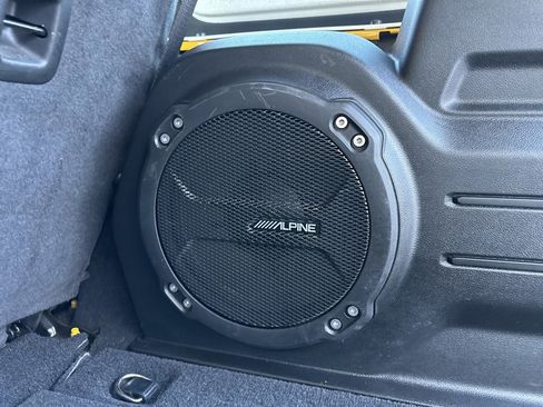 Used 2021 Jeep Wrangler Unlimited Sahara image 3