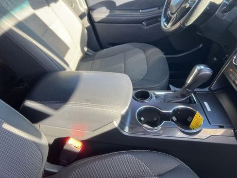 Used 2018 Ford Explorer XLT image 39