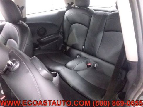 Used 2017 MINI Cooper 2-Door Hardtop image 12