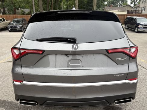 Used 2023 Acura MDX SH-AWD w/ Technology Package image 9