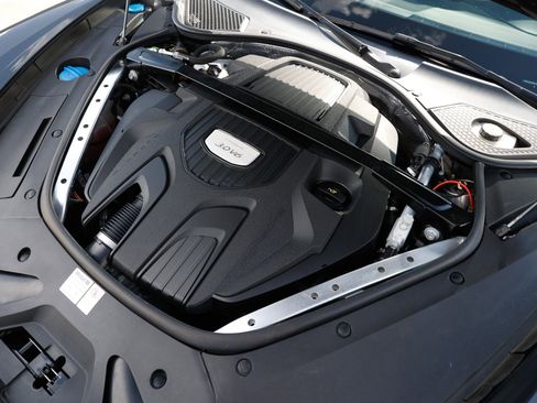 Used 2020 Porsche Panamera image 58