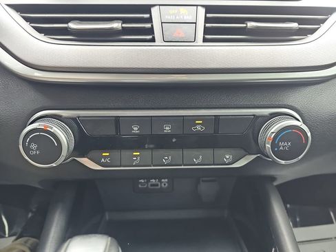 Used 2023 Nissan Altima 2.5 SR FWD image 28