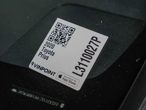 Certified 2020 Toyota Prius LE image 29