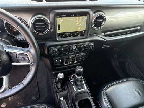 Used 2021 Jeep Wrangler Unlimited Sahara AWD/4WD image 8