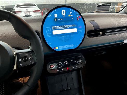 Certified 2025 MINI Cooper 4-Door Hardtop image 9