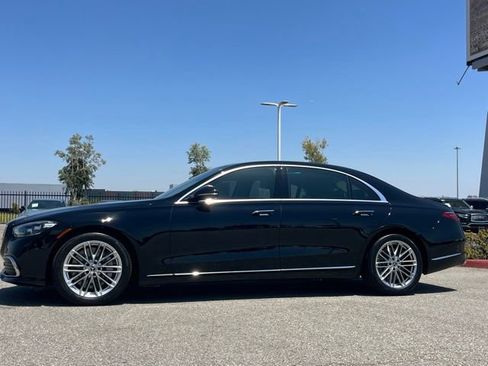 Used 2021 Mercedes-Benz S 580 4MATIC Sedan image 2