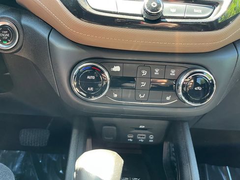 Used 2021 Chevrolet TrailBlazer ACTIV w/ Sun and Liftgate Package AWD/4WD image 13