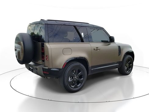 Used 2021 Land Rover Defender 90 X-Dynamic S AWD/4WD image 4
