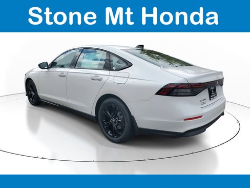 New 2025 Honda Accord SE image 4
