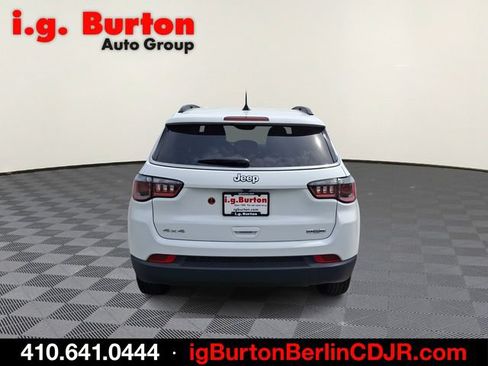 Used 2024 Jeep Compass Latitude AWD/4WD image 5